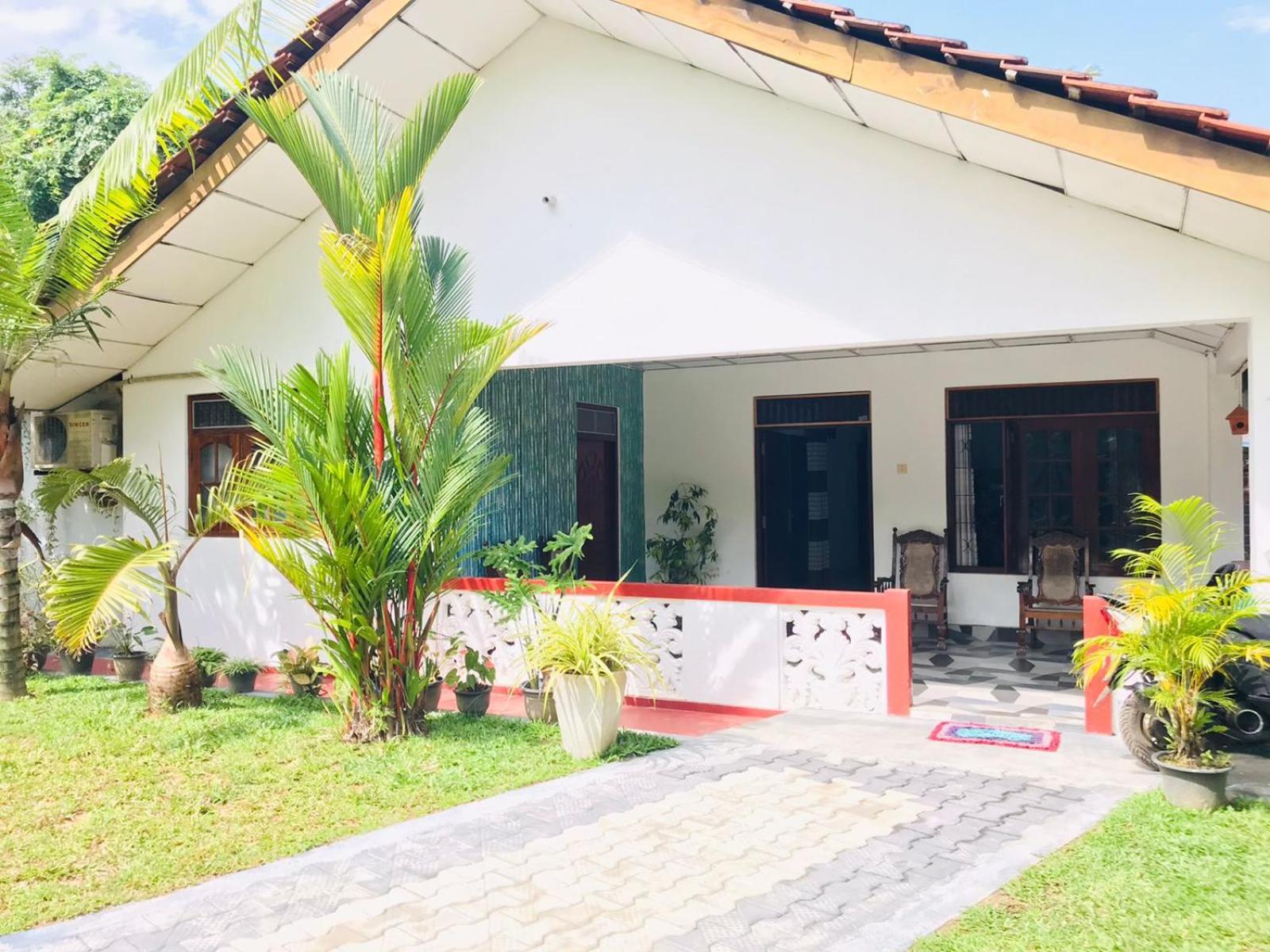 Family Villa Mirissa Exterior foto